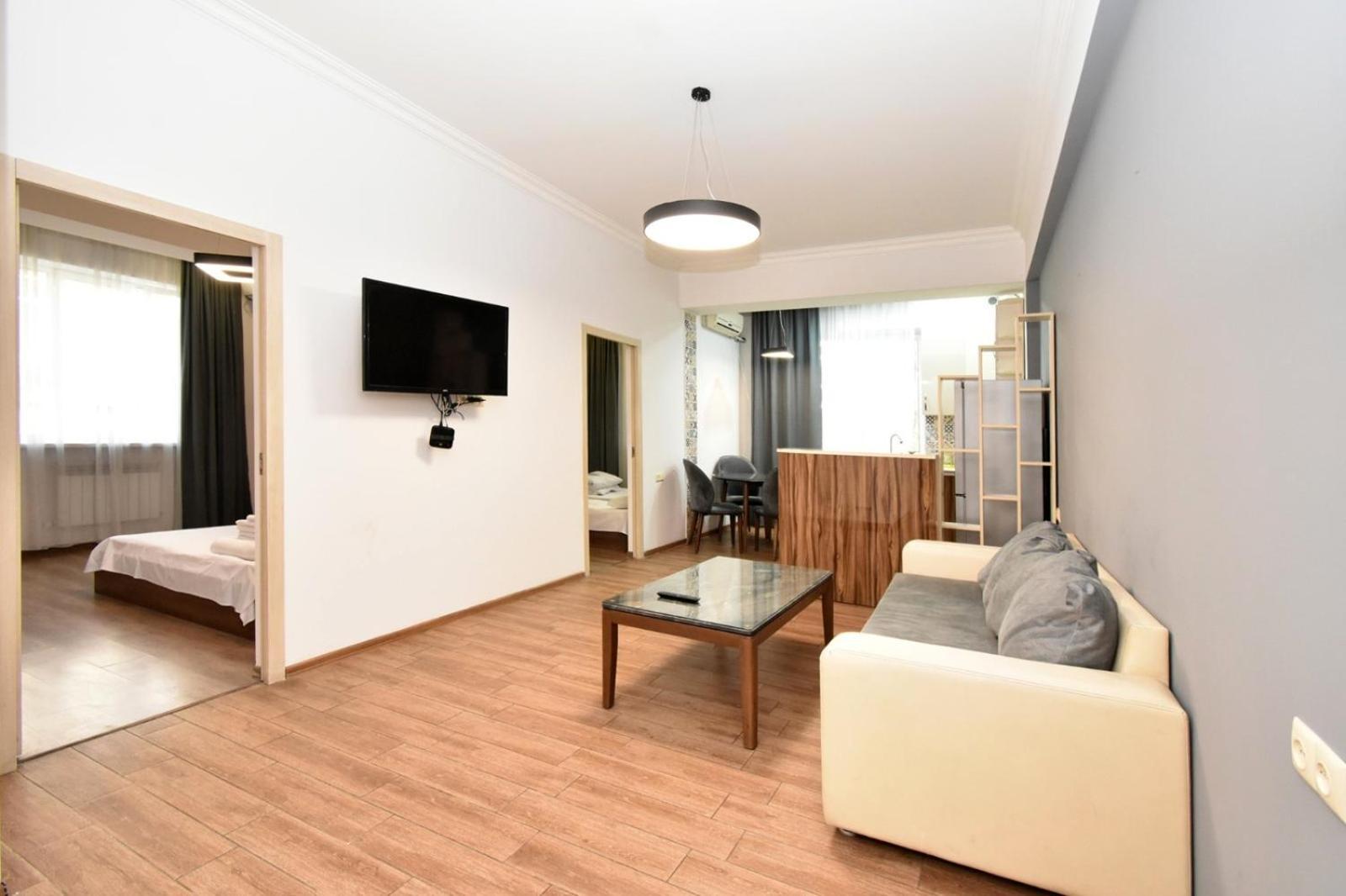 Rent Inn Yerevan On Chaykovski Street 외부 사진