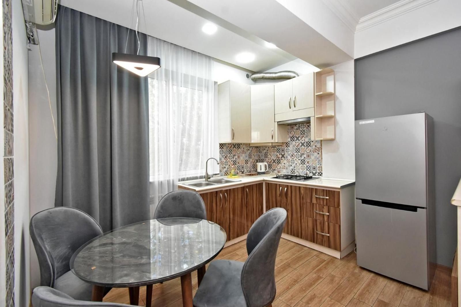 Rent Inn Yerevan On Chaykovski Street 외부 사진